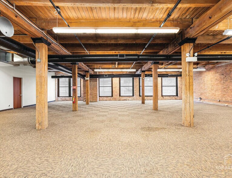 More Photos Of 216 S Jefferson St, Chicago Loft Creative Space For Sale