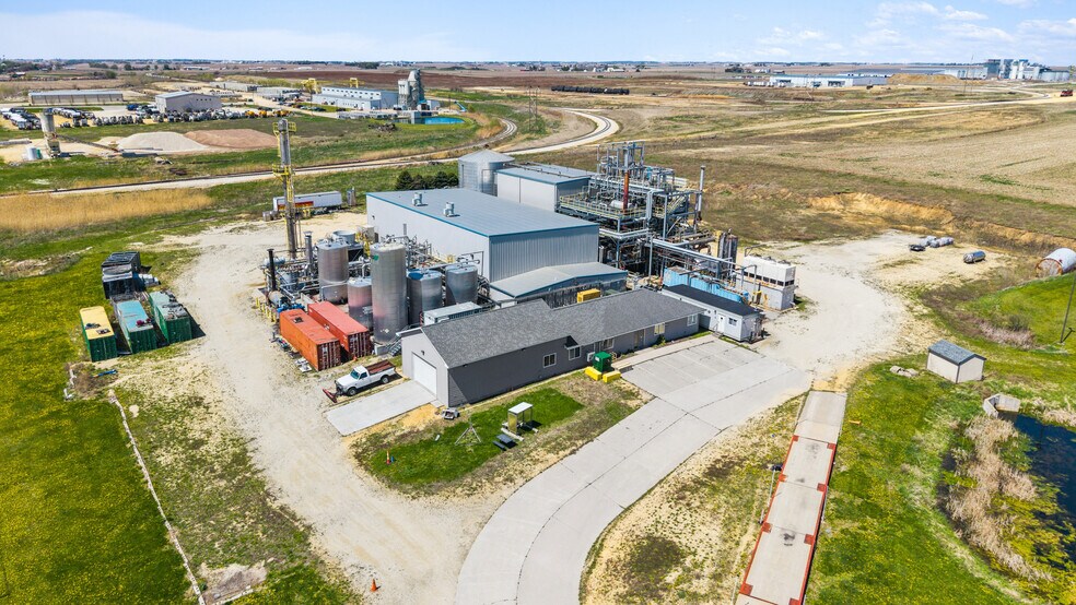 More Photos Of 5640 44th Ave S, Clinton Industrial For Sale