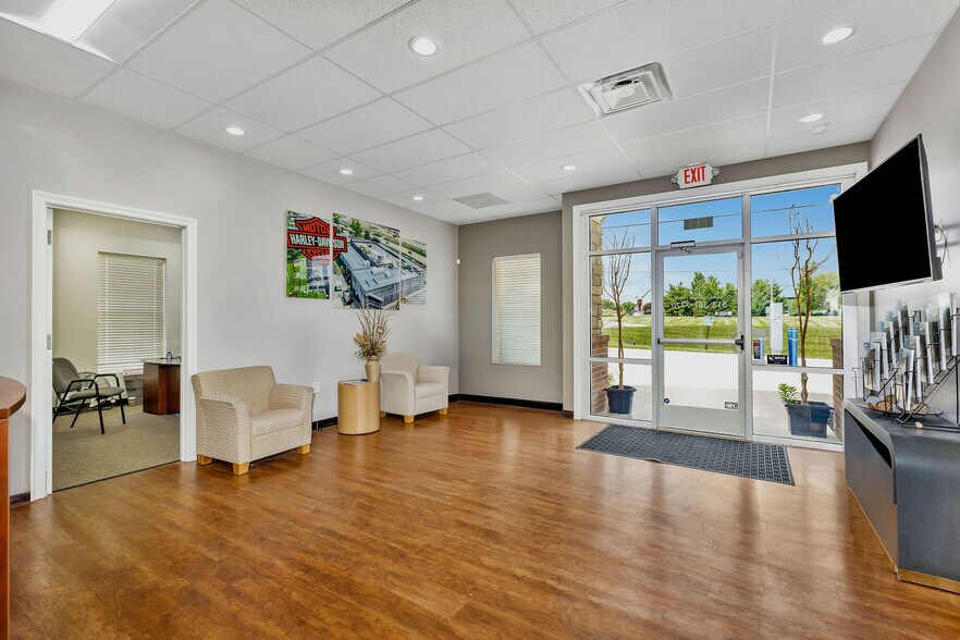 More Photos Of 5394 State Route 48, Maineville Office For Sale
