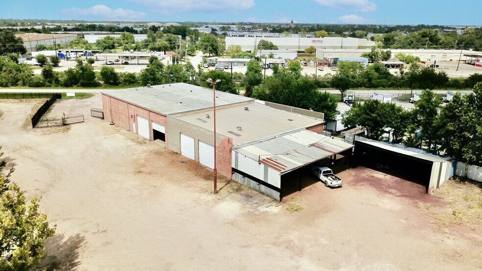 More Photos Of 14239 Sommermeyer St, Houston Warehouse For Lease