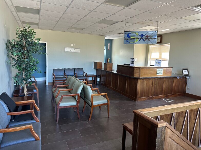 More Photos Of 1570 Old Country Rd, Westbury Office For Lease