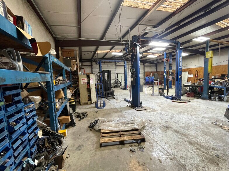 More Photos Of 2211 Louetta Rd, Spring Industrial For Sale