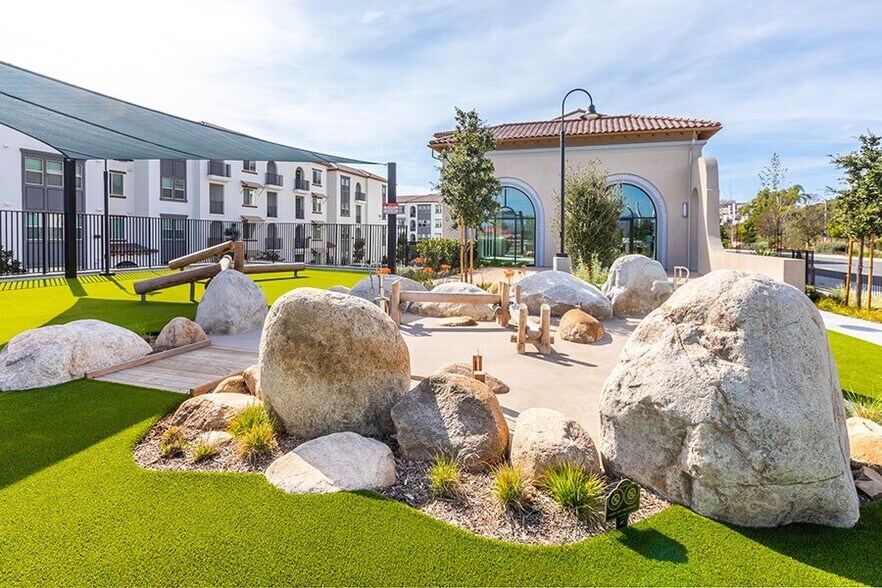 More Photos Of 12849 Poway Rd, Poway Unknown For Lease