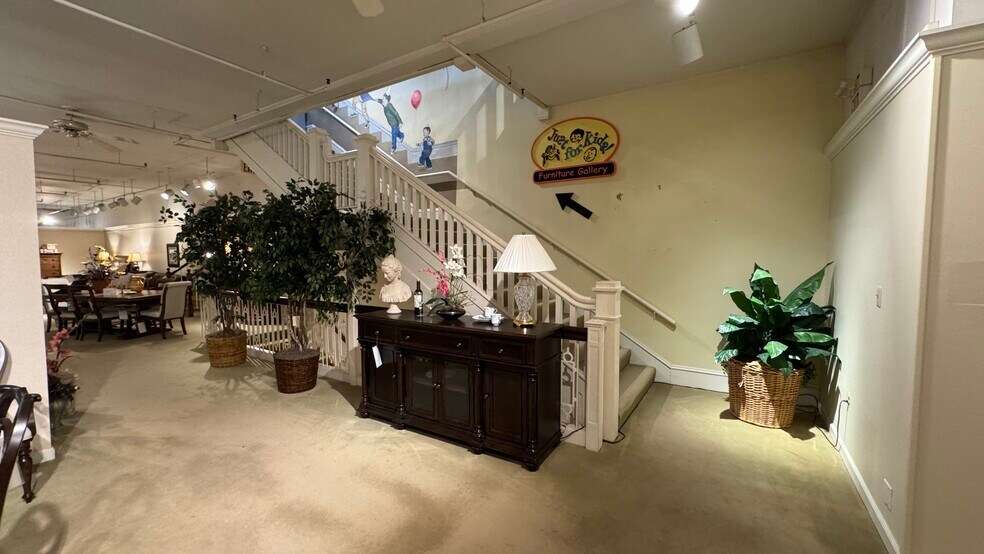 More Photos Of 223 Northampton St, Easton Apartments For Sale