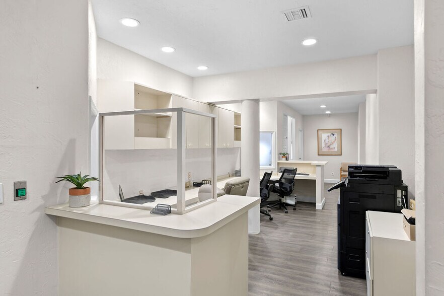 More Photos Of 2245 N University Dr, Pembroke Pines Medical For Lease