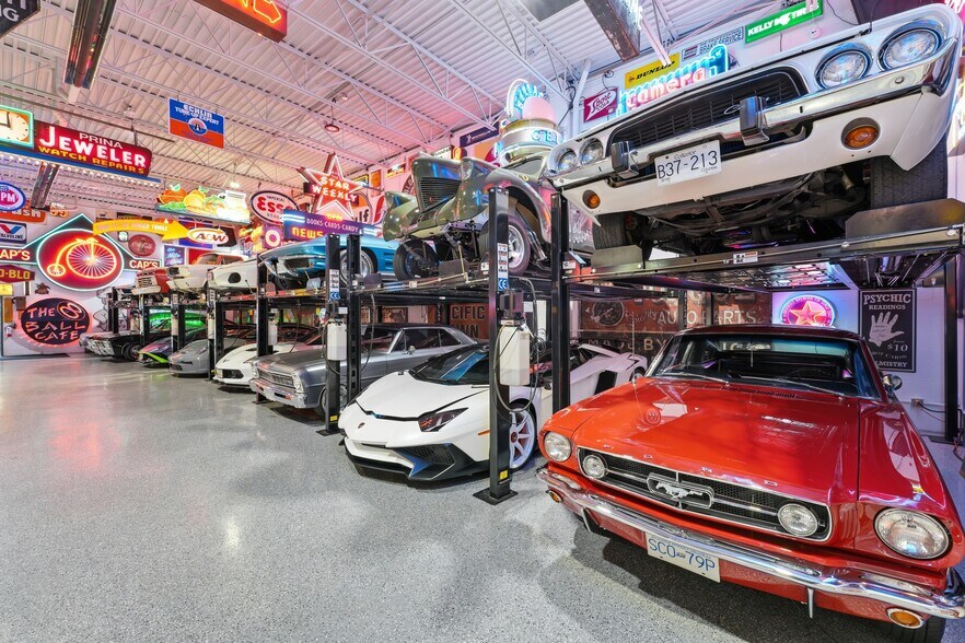 More Photos Of 935 Sherwood Ave, Coquitlam Warehouse For Sale