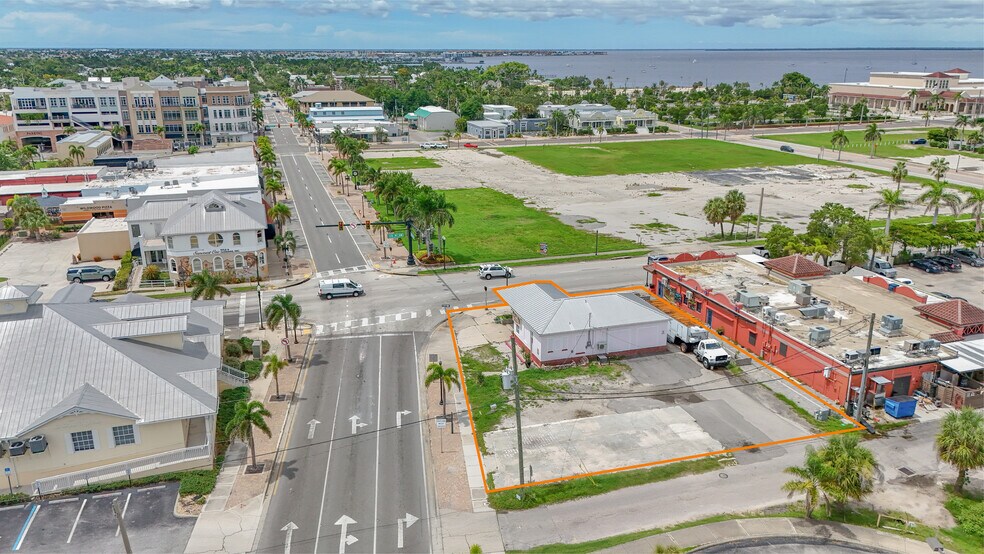 More Photos Of 108 E Marion Ave, Punta Gorda General Retail For Sale