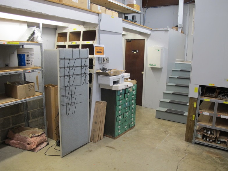 More Photos Of 4056 Marietta Ave, Mount Joy Light Distribution For Lease