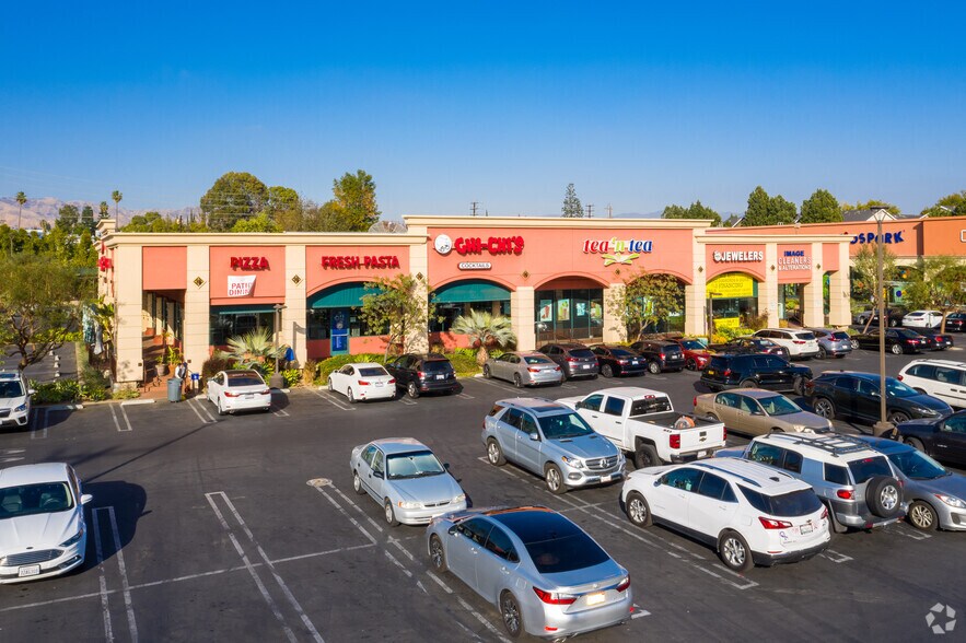 More Photos Of 8940-9080 Tampa Ave, Northridge Unknown For Lease