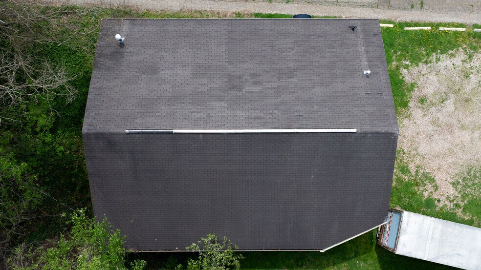 More Photos Of 80 Vine St, Newark Light Distribution For Sale