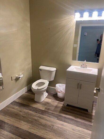 More Photos Of 6671 Liberty Ct, Liberty Township Warehouse For Lease