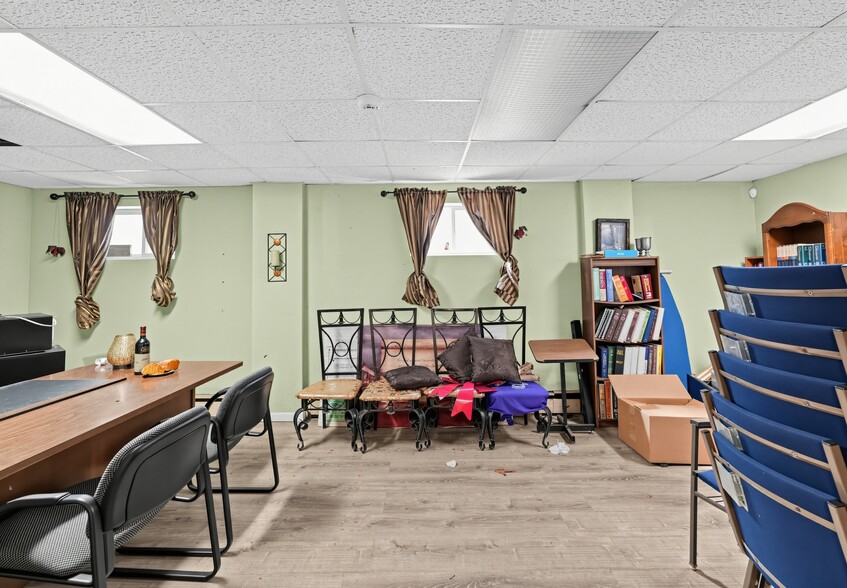 More Photos Of 1110 Coles Mill Rd, Williamstown Specialty For Sale