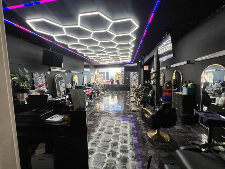 More Photos Of 4071 S Main St, Los Angeles Storefront Retail Residential For Sale