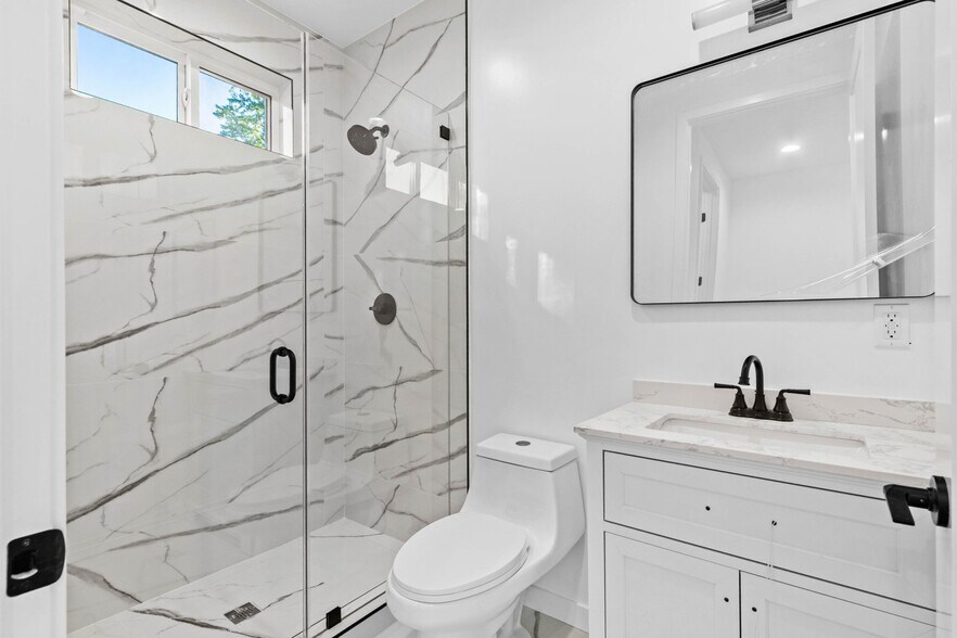 More Photos Of 6842 Cedros Ave, Van Nuys Apartments For Sale