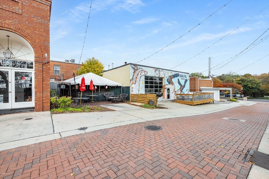 More Photos Of 35 S Peachtree St, Norcross Restaurant For Sale