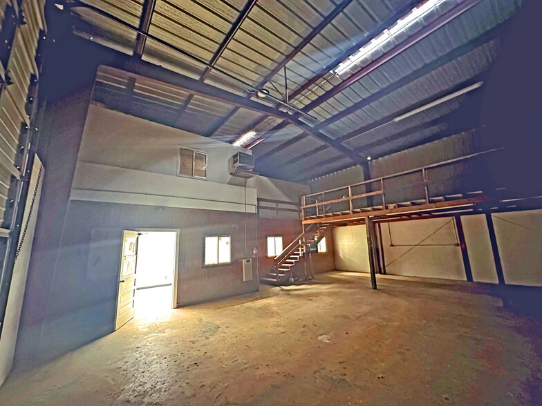 More Photos Of 1731 S San Marcos, San Antonio Unknown For Lease