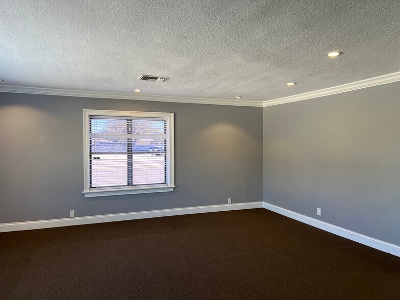 More Photos Of 1550 S Missouri Ave, Clearwater Freestanding For Sale