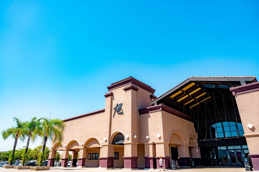 More Photos Of 40930-41090 California Oaks Rd, Murrieta Unknown For Lease