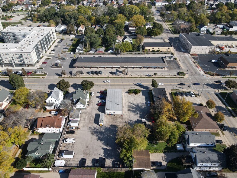 More Photos Of 1509-1527 S 84th St, Milwaukee Light Distribution For Sale