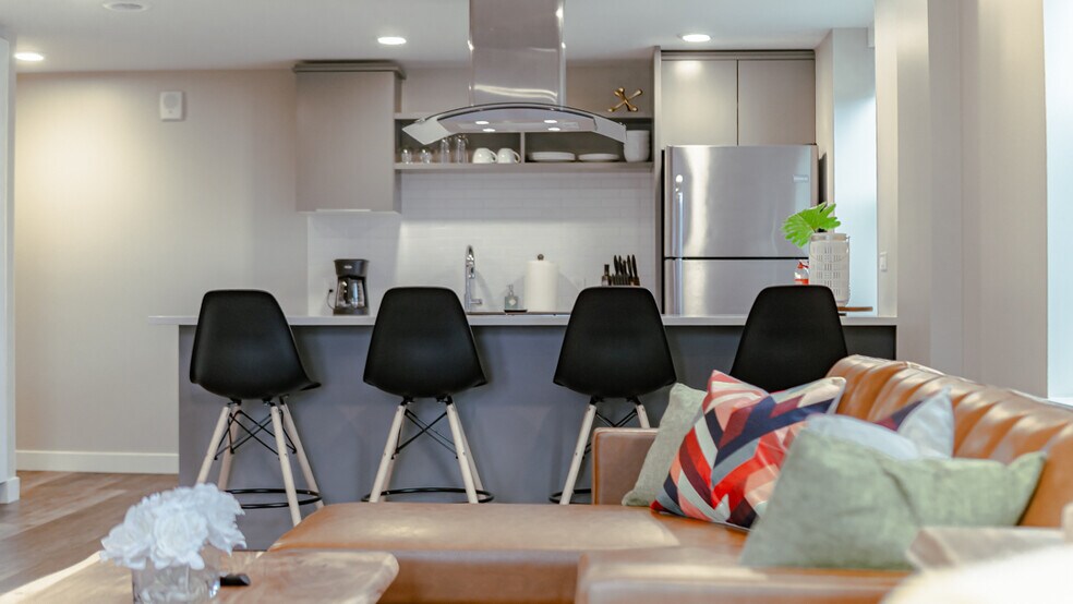 More Photos Of 201 Michigan St NW, Grand Rapids Apartments For Lease