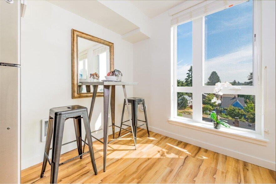 More Photos Of 7016 15th Ave NW, Seattle Apartments For Lease