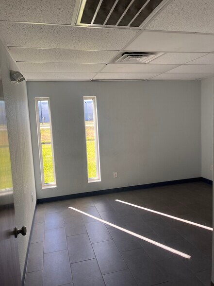 More Photos Of 11825 W Fairmont Pky, La Porte Warehouse For Lease