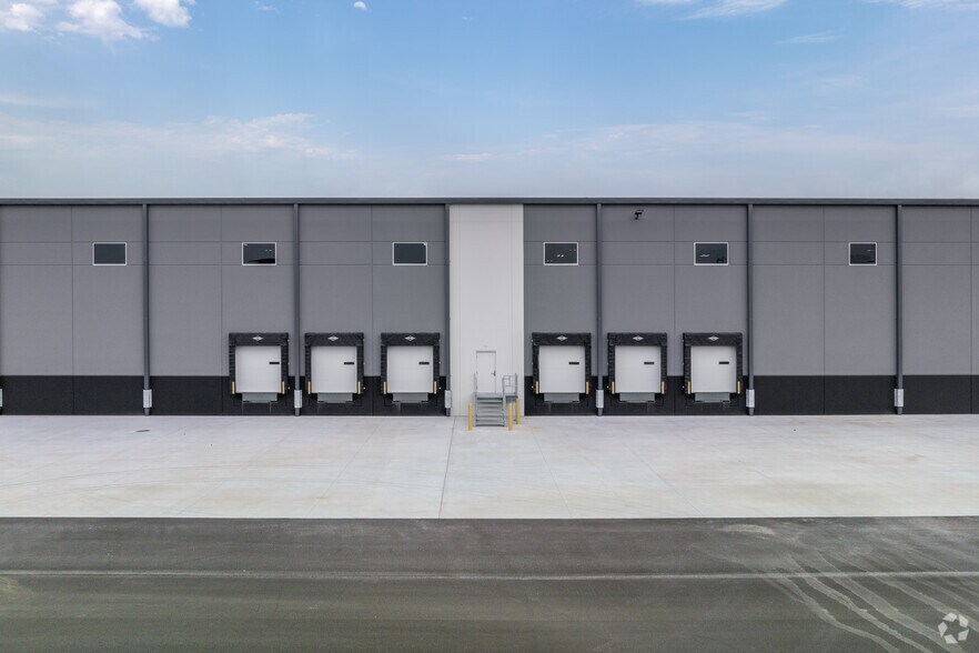 More Photos Of E 76th St N & Whirlpool Dr, Tulsa Unknown For Lease