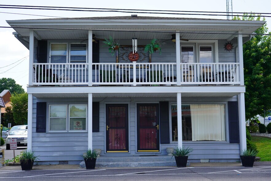 More Photos Of 1817 Jh Obryan Ave, Grand Rivers Storefront Retail Residential For Sale