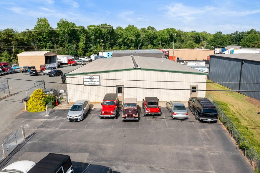 More Photos Of 7226 Harrisburg Rd, Charlotte Warehouse For Sale