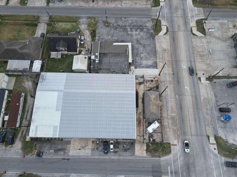 More Photos Of 705 Freeport St, Houston Warehouse For Lease