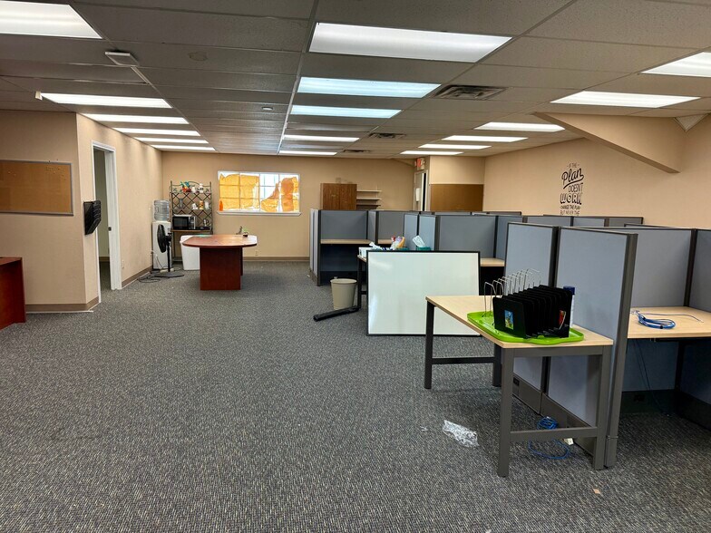 More Photos Of 3442 Holly Rd, Corpus Christi Storefront For Sale