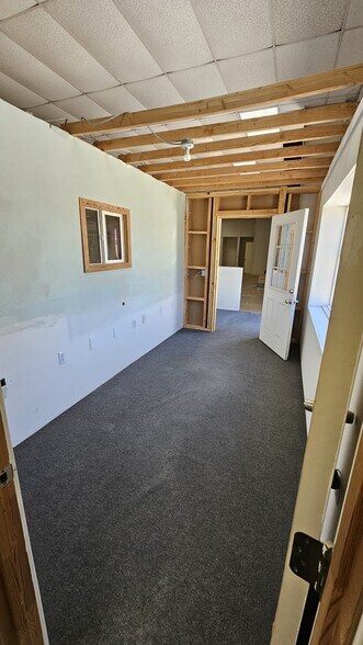 More Photos Of 333 Civic Center Dr, National City Warehouse For Lease