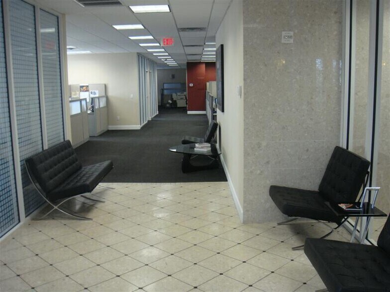 More Photos Of 2109 E Palm Ave, Tampa Loft Creative Space For Lease