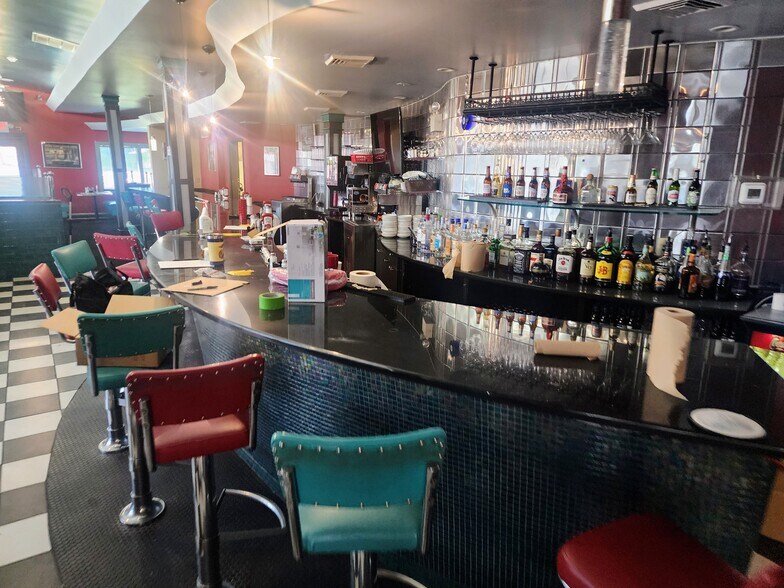 More Photos Of 8451 Ocean Gtwy, Easton Restaurant For Sale