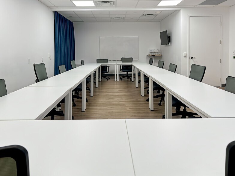 More Photos Of 15 Wellesley St W, Toronto Office For Lease