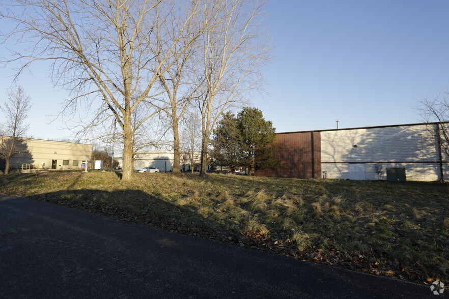 More Photos Of 305 Rocbaar Dr, Romeoville Land For Sale