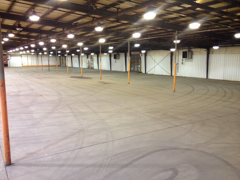 More Photos Of 17074 Lee Hwy, Abingdon Manufacturing For Lease