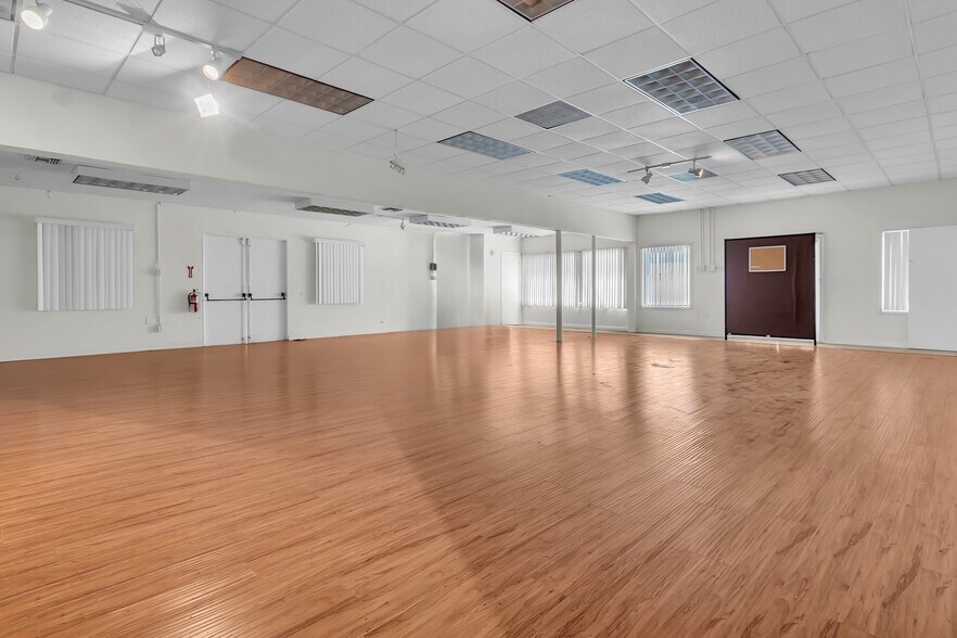 More Photos Of 9707 Flower St, Bellflower Religious Facility For Lease
