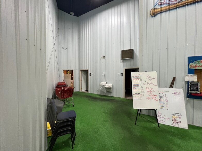 More Photos Of 1352 Laurel rd, London Sports And Entertainment For Lease