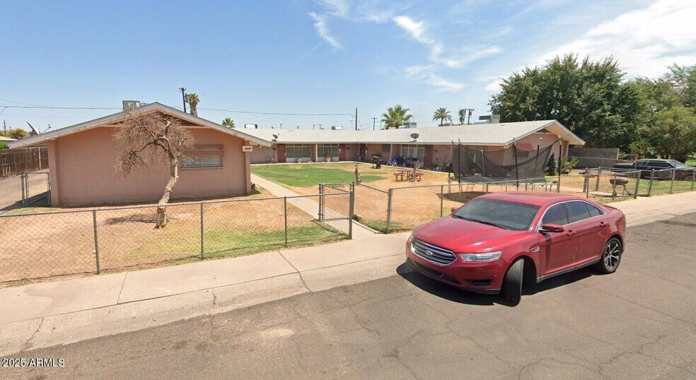 Primary Photo Of 7113-7117 N 54th Ave, Glendale Apartments For Sale