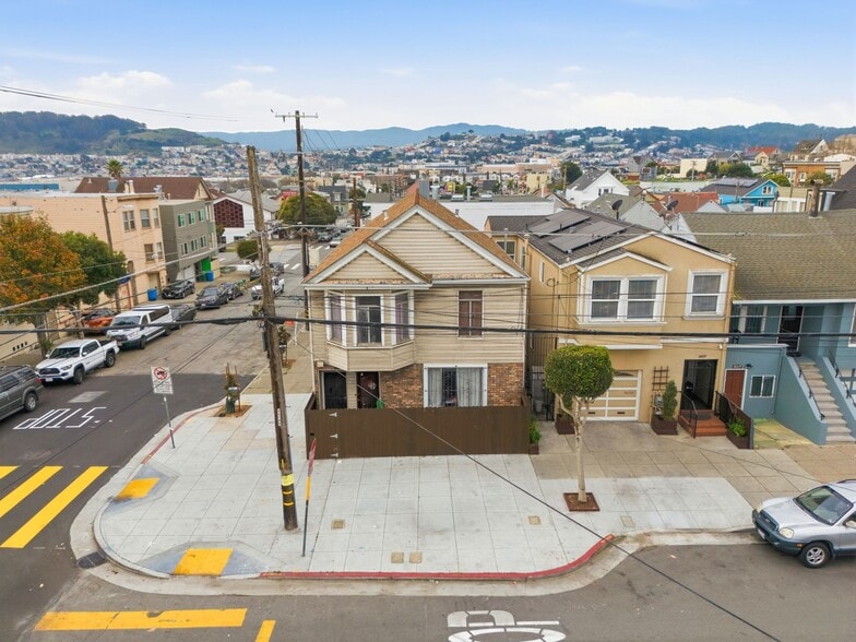 More Photos Of 1603 Revere Ave, San Francisco Apartments For Sale