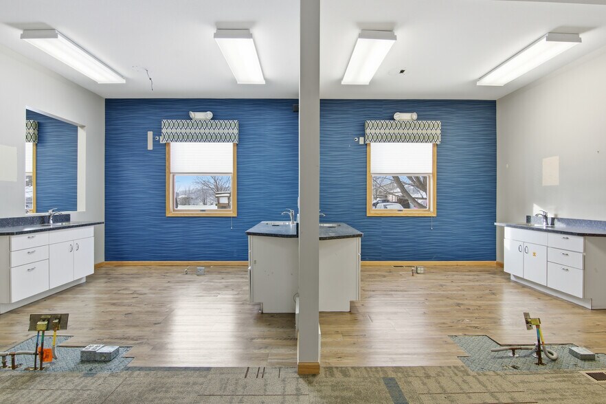 More Photos Of 1813 Wilson St, Menomonie Medical For Sale