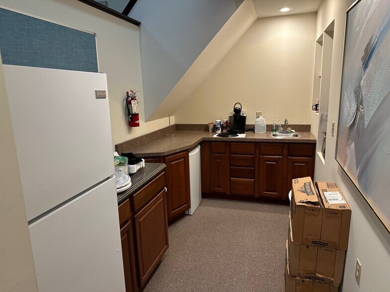 More Photos Of 118 W 5th St, Covington Loft Creative Space For Sale