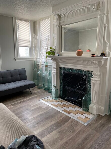 More Photos Of 36 Bellevue Ave, Bristol Apartments For Sale