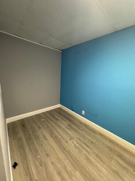 More Photos Of 3355-3365 Lake Worth Rd, Palm Springs Storefront Retail Office For Lease