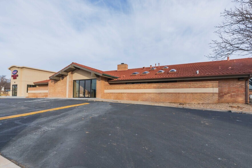 More Photos Of 7308 Fleming Ave, Amarillo Medical For Lease
