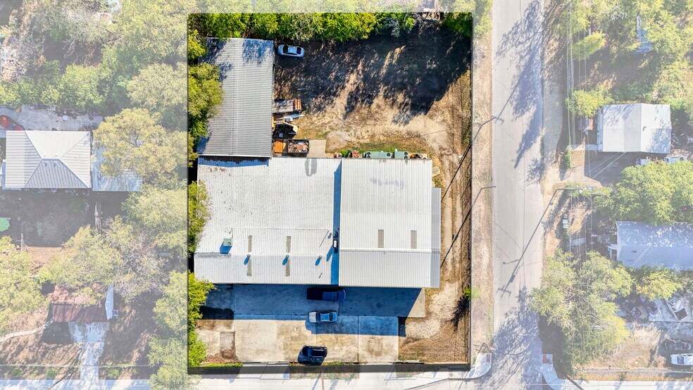 More Photos Of 4714 S Zarzamora St, San Antonio Auto Repair For Sale