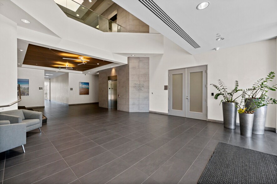 More Photos Of 6005 Hidden Valley Rd, Carlsbad Office For Lease