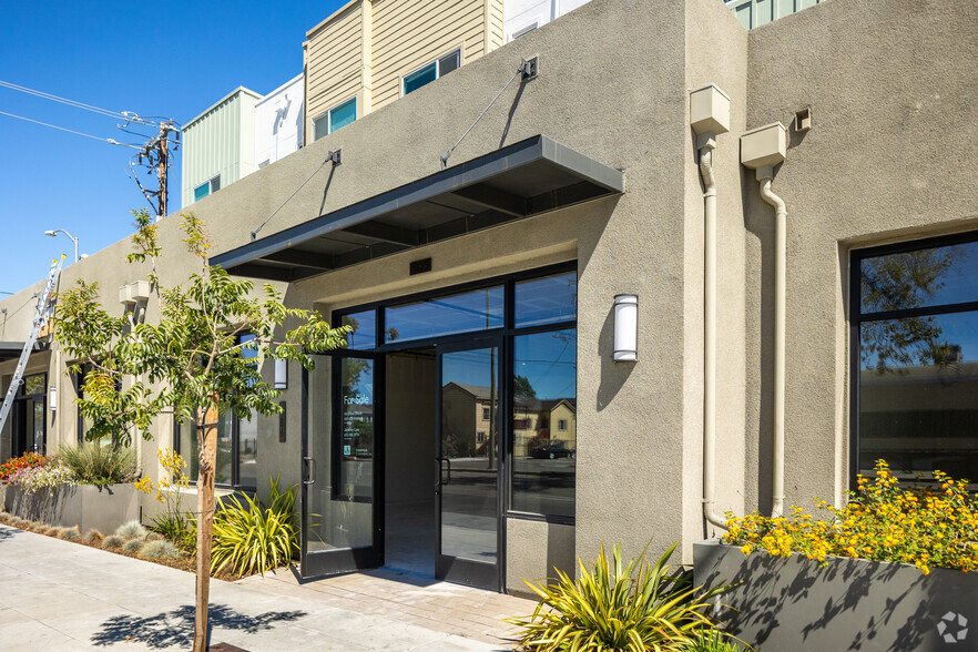 Primary Photo Of 986 W Grand Ave, Oakland Storefront Retail Office For Sale