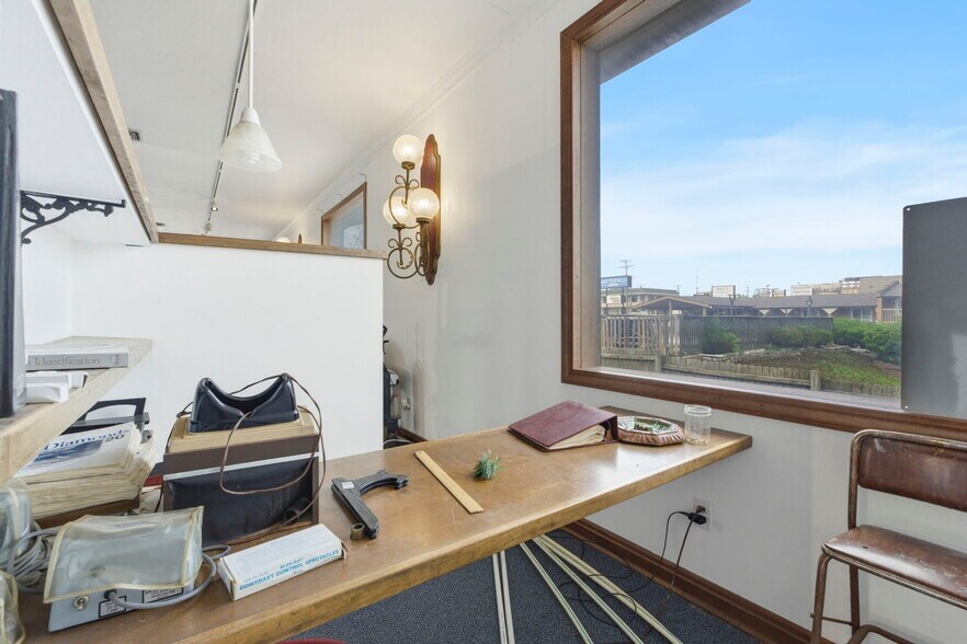 More Photos Of 2122 S Glenstone Ave, Springfield Freestanding For Sale